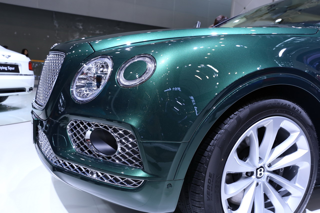 2018广州车展实拍：添越V8