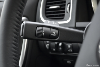 2018款沃尔沃S60L 2.0T自动T4智驭进取版