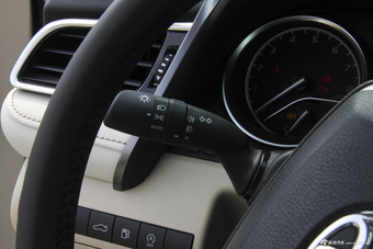 2018款凯美瑞2.5G自动豪华版