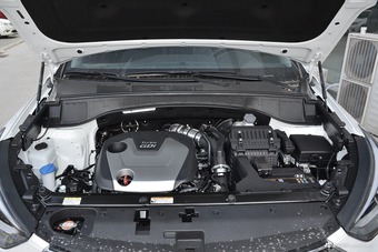 2017款现代全新胜达 2.0T 自动两驱智能型 7座