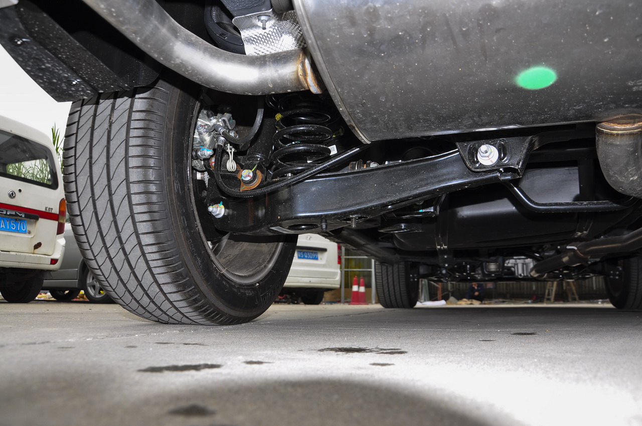 2016款锐腾 2.0T自动豪华版