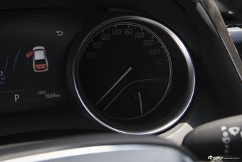 2018款凯美瑞2.0G自动豪华版