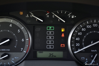 2017款兰德酷路泽4.0L自动GX-R中东版7座