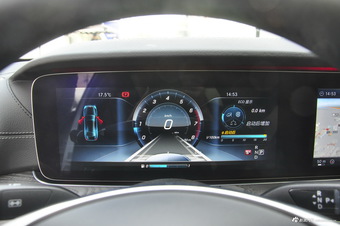 2016款奔驰E级2.0T自动E300L 运动豪华型
