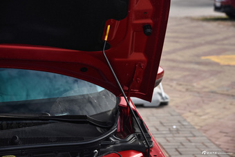 2016款标致308 1.2T自动豪华版