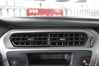 2017款标致301 1.6L 自动舒适版