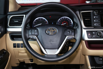 2017款汉兰达2.0T自动两驱精英版7座