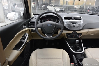 2017款福睿斯改款1.5L手动舒适型