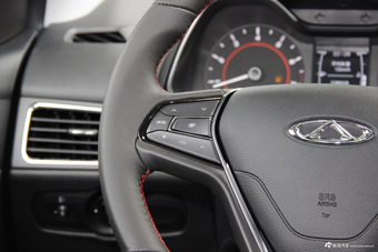 2016款艾瑞泽5 1.5L手动领潮版 俊逸白