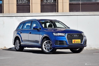 2018款奥迪Q7 2.0T自动40TFSI S line运动型