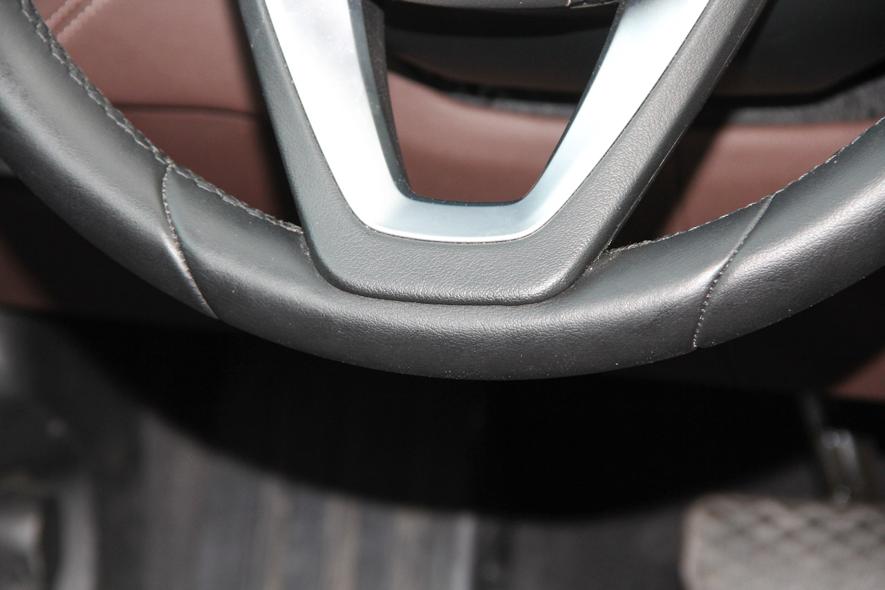 2017款宝马7系730Li 2.0T自动豪华型