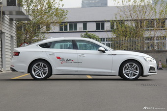 2017款奥迪A5 2.0T自动Sportback 45 TFSI时尚型