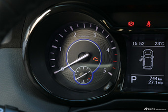 2017款驭胜S350 2.0T自动两驱柴油豪华天窗版5座