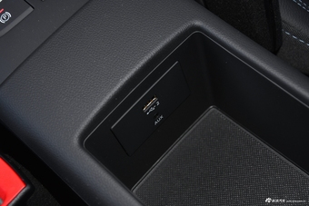 2018款奥迪A3 30周年型1.4T自动Limousine 35 TFSI时尚型