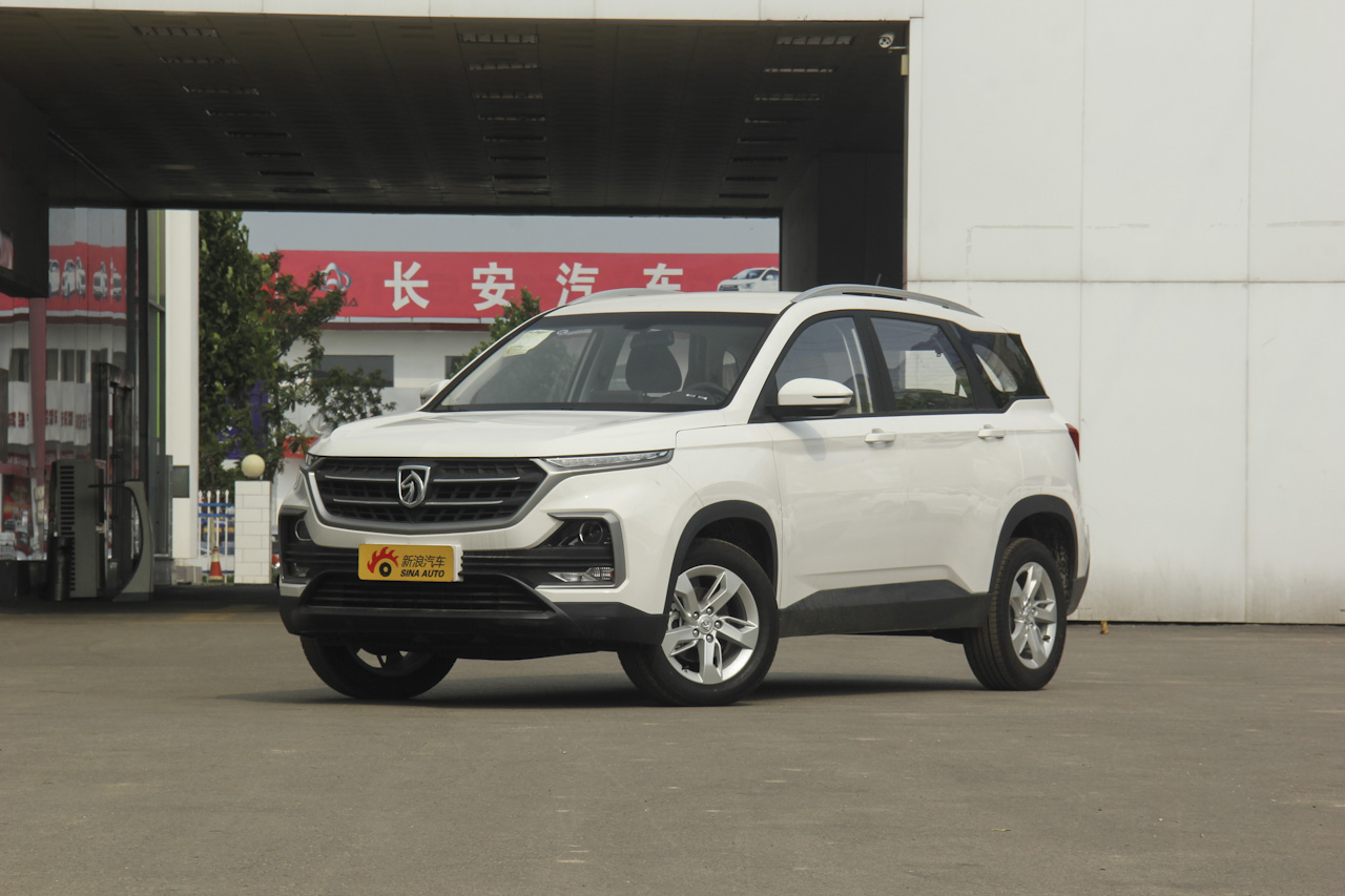 2018款宝骏530 1.5T手动精英型 