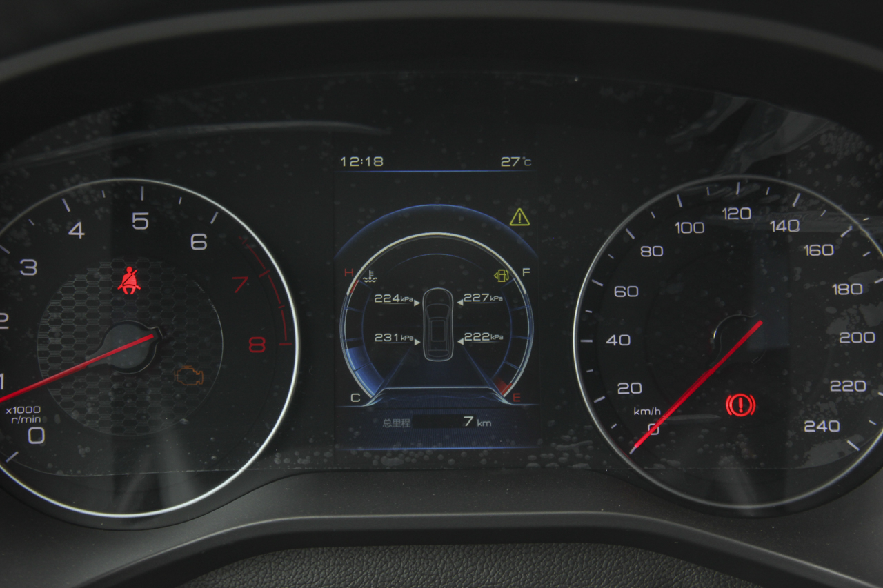 2019款比亚迪宋1.5TI手动智联越动型