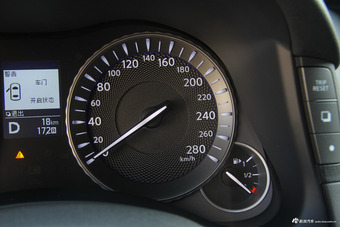 2017款英菲尼迪Q70L 2.5L自动悦享版
