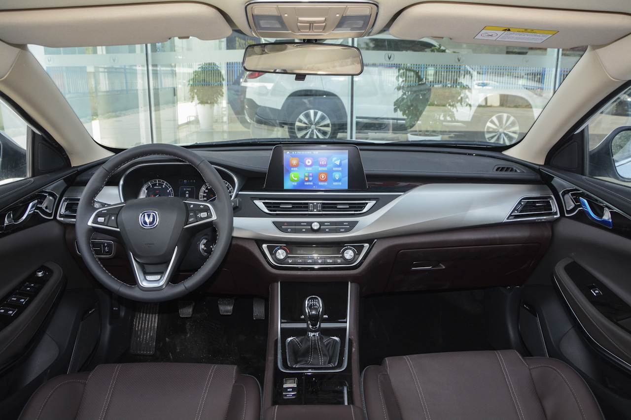 2018款睿骋CC1.5T手动典雅型