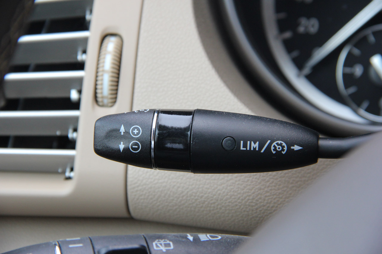 2015款奔驰R320 3.0T自动4MATIC豪华型