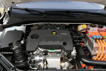 2017款荣威ei6 1.0T混动互联智享版