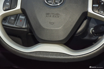 2014款夏利N7 1.3L手动运动尊贵型