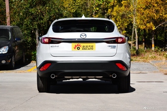 2018款马自达CX-4 2.0L手动两驱蓝天活力版