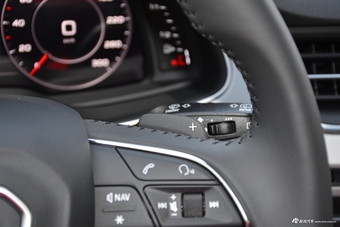 2018款奥迪Q7 3.0T自动45TFSI尊贵型