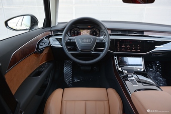 2018款奥迪A8L 3.0T自动55 TFSI quattro尊贵型
