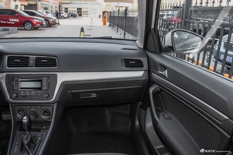 2017款朗逸1.6L自动风尚版