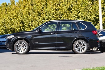 2018款宝马X5 3.0T 自动xDrive35i M运动豪华型