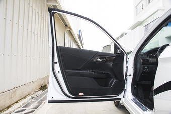 2016款雅阁2.4L自动智尊版