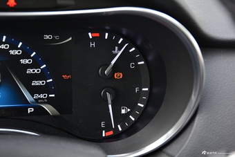 2017款哈弗H8 2.0T自动汽油两驱智享型