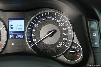 2017款英菲尼迪Q70L 2.5L自动精英版