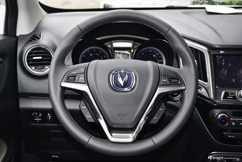 2016款长安CS15 1.5L手动尊贵版