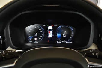 2019款沃尔沃XC60新能源2.0T自动T8 E驱混动智尊豪华版