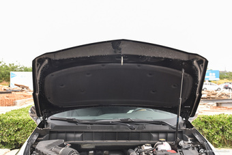 2016款XT5 2.0T自动28T四驱领先型