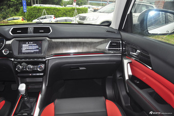 2017款哈弗H2 1.5T手动两驱豪华型蓝标