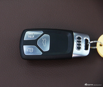 2017款奥迪A4L 2.0T自动40TFSI风尚型 