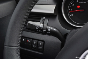 2018款奔腾X80 1.8T自动旗舰型Live版