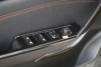 2016款宝骏310 1.2L手动豪华型