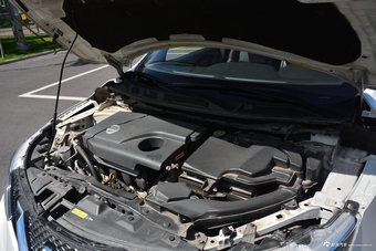 2017款逍客2.0L自动旗舰版 