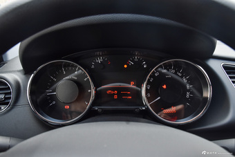 2018款标致3008 2.0L自动经典版