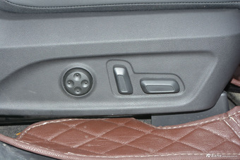 2017上汽大通D90 2.0T自动四驱北极星