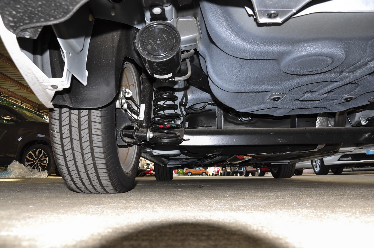 2016款名爵锐行1.5L自动超值豪华版 