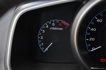 2017款长安CX70 1.5T自动尊擎版