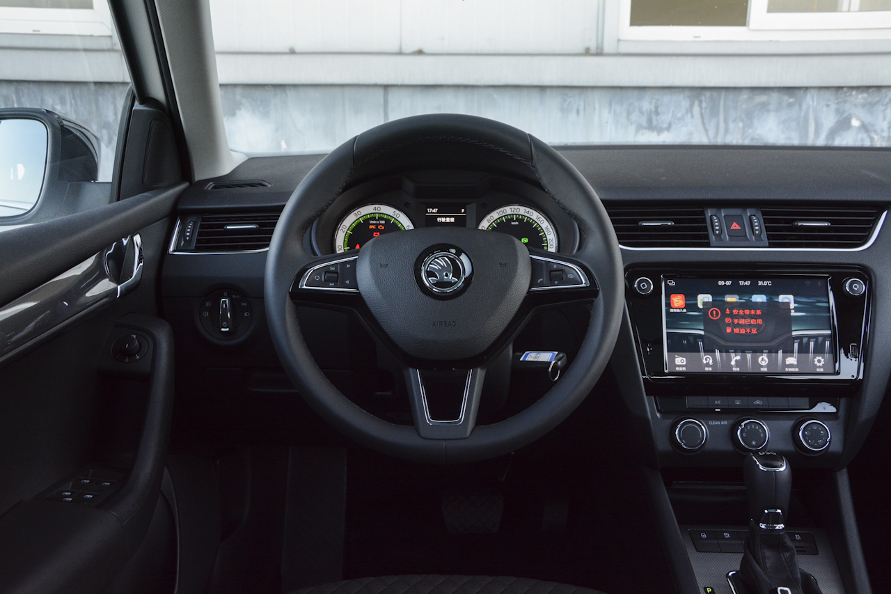 2018款明锐旅行版1.4T TSI280 DSG旗舰版