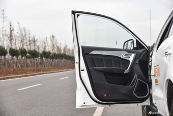 2016款远景SUV 1.3L自动旗舰型