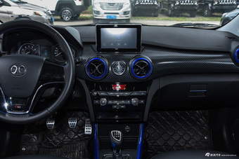 2015款北汽绅宝X25 1.5L手动精英型