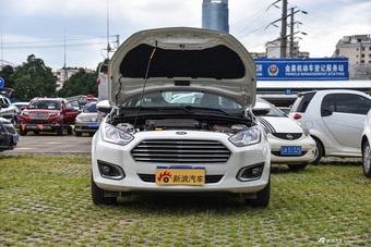 2015款福睿斯1.5L手动时尚型图片