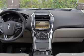 2018款林肯MKC 2.0T自动四驱尊雅版